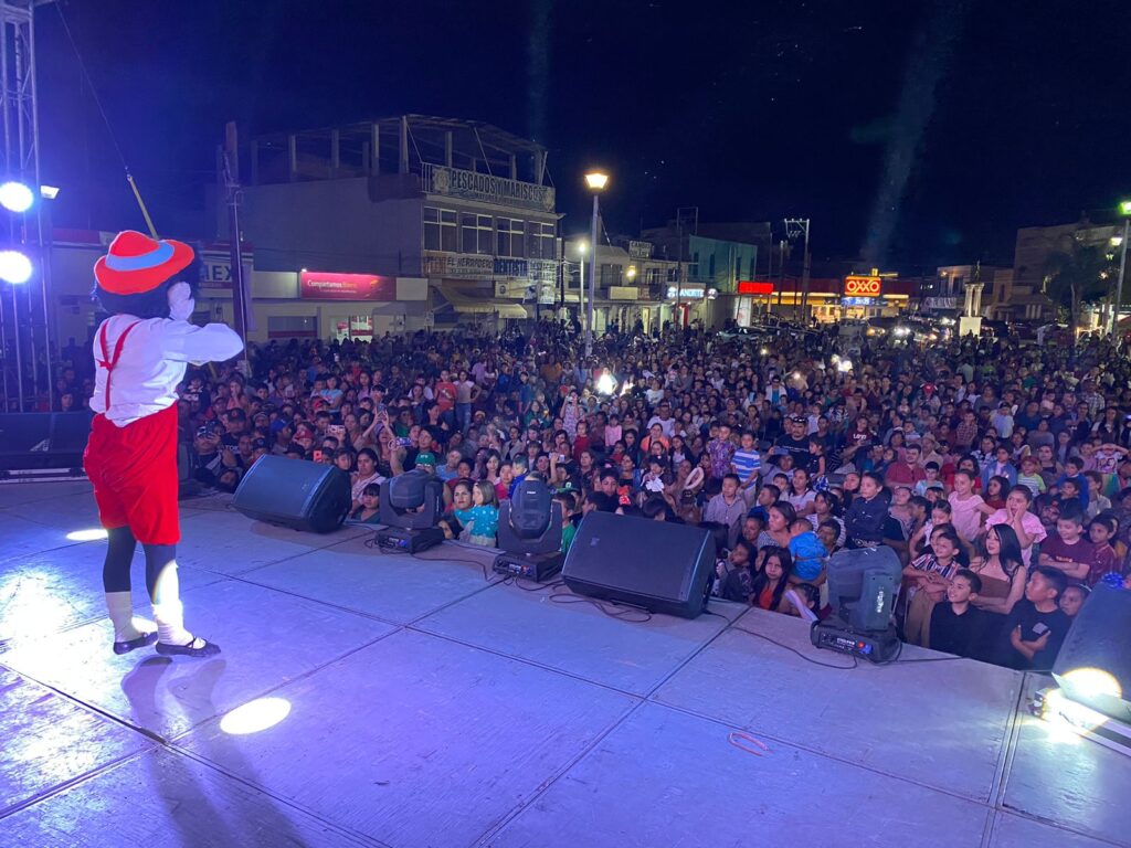 Celebran a los niños en Vicente Guerrero