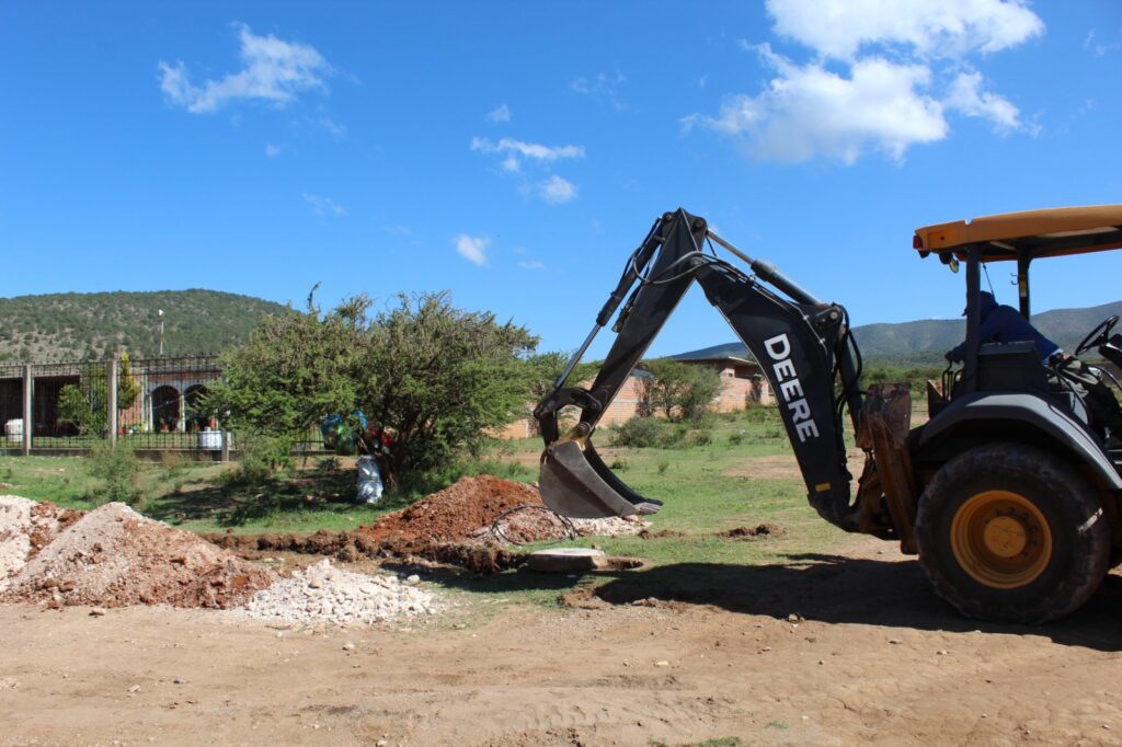 Avanzan trabajos de ampliación de drenaje en comunidad de Vicente Guerrero
