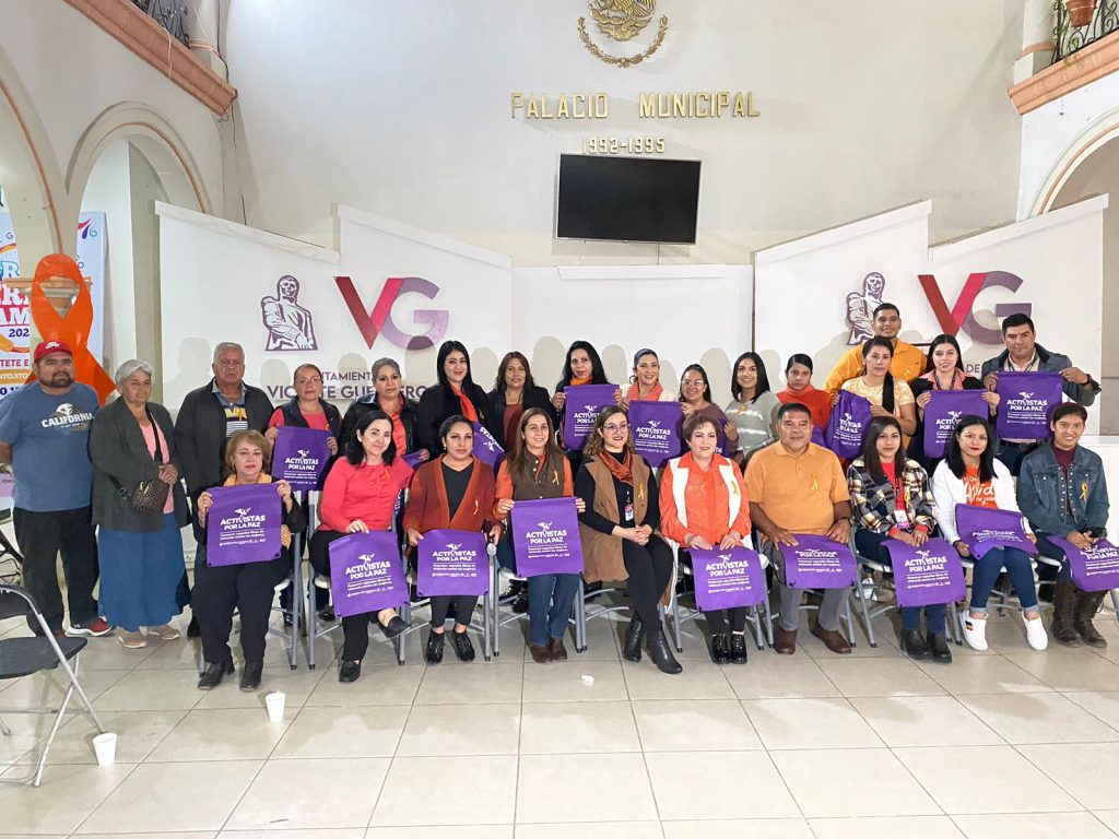 Instituto estatal de la mujer imparte plática de prevención en Vicente Guerrero.