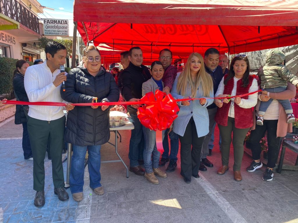 Corredor comercial de día de San Valentin.