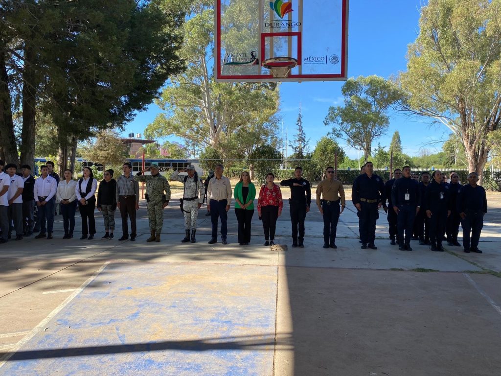 Corporaciones de seguridad participan en actividades cívicas.