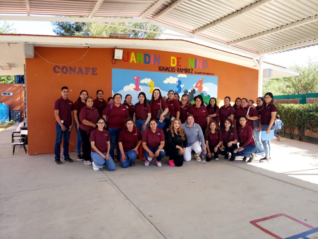 La alcaldesa Juanita Acevedo se reunió con personal del Consejo Nacional de Fomento Educativo (CONAFE)