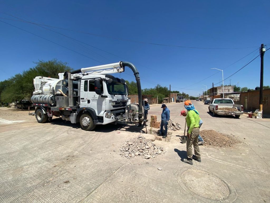 Realizan desazolve de tuberías en el municipio.&nbsp;