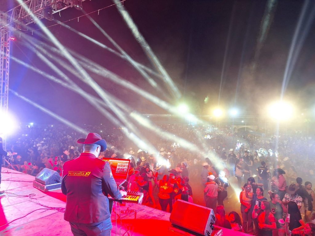 Patrulla 81 puso a bailar a todos los Vicenteguerrenses / Galería