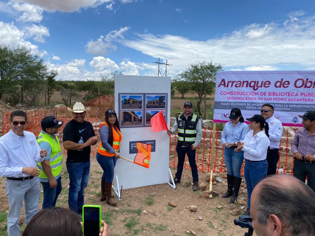 Construirán biblioteca y jefatura de cuartel en la comunidad de San Pedro Alcántara.