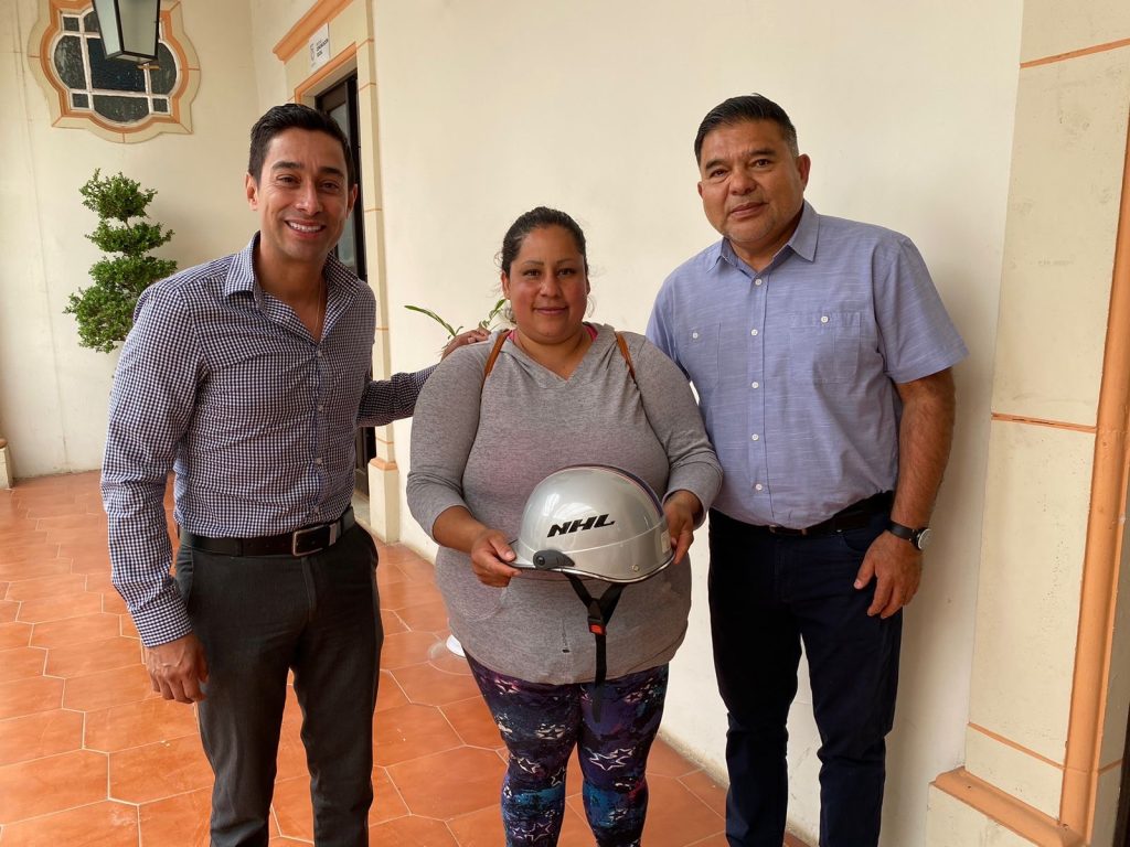 Concientización y Entrega de Cascos Protectores en Vicente Guerrero para Reducir Accidentes de Motociclistas