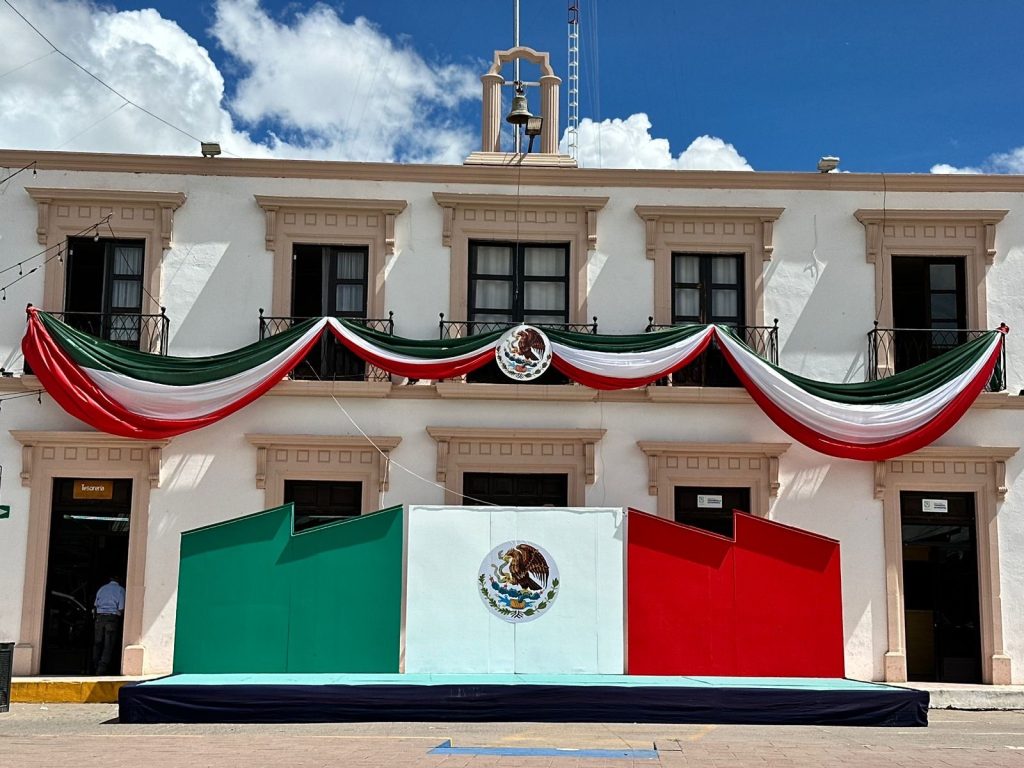 Todo listo para la noche mexicana y celebraciones en Vicente Guerrero.