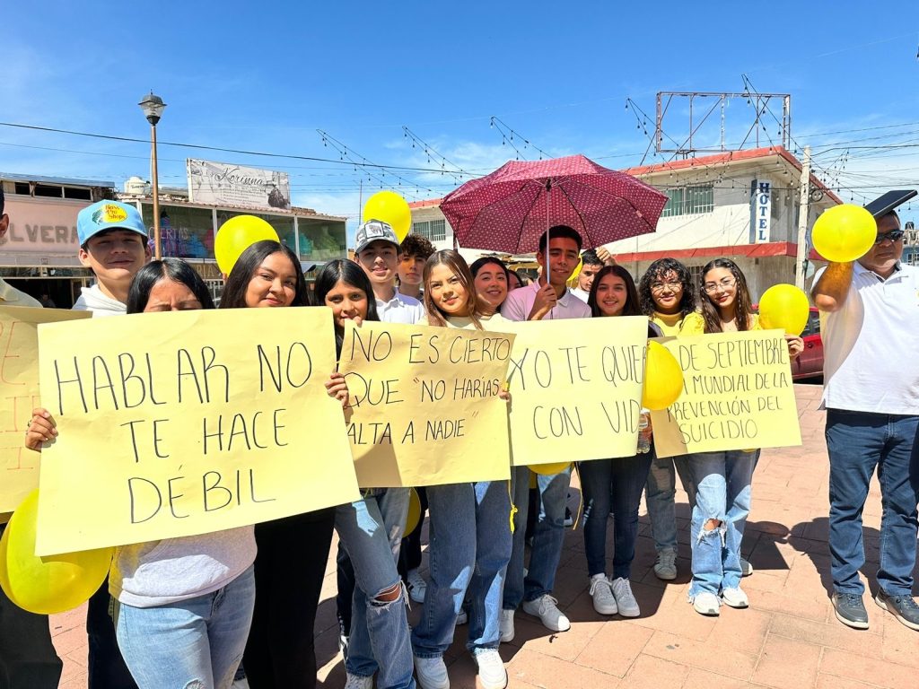 Con la participación de personal del gobierno municipal, DIF municipal, alumnos del COBAED 27 y corporaciones de seguridad. Se realizó una marcha por las principales calles de la ciudad, en conmemoración del 10 de septiembre, día mundial de la prevención del suicidio.