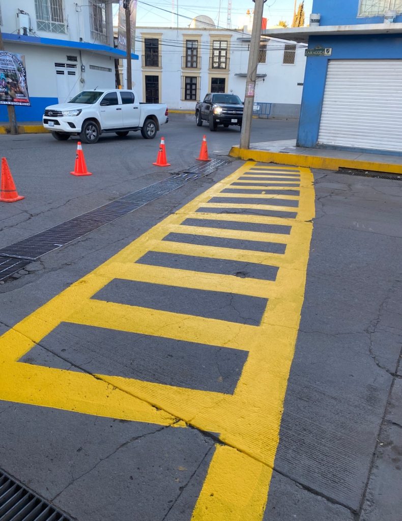Continúa la pinta y señaletica en Vicente guerrero.