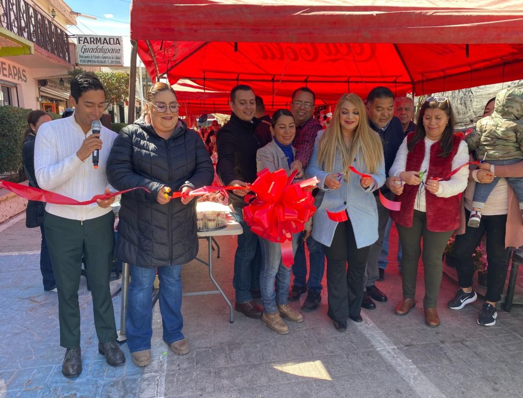 Todo listo para el corredor comercial del día del amor y de la amistad.