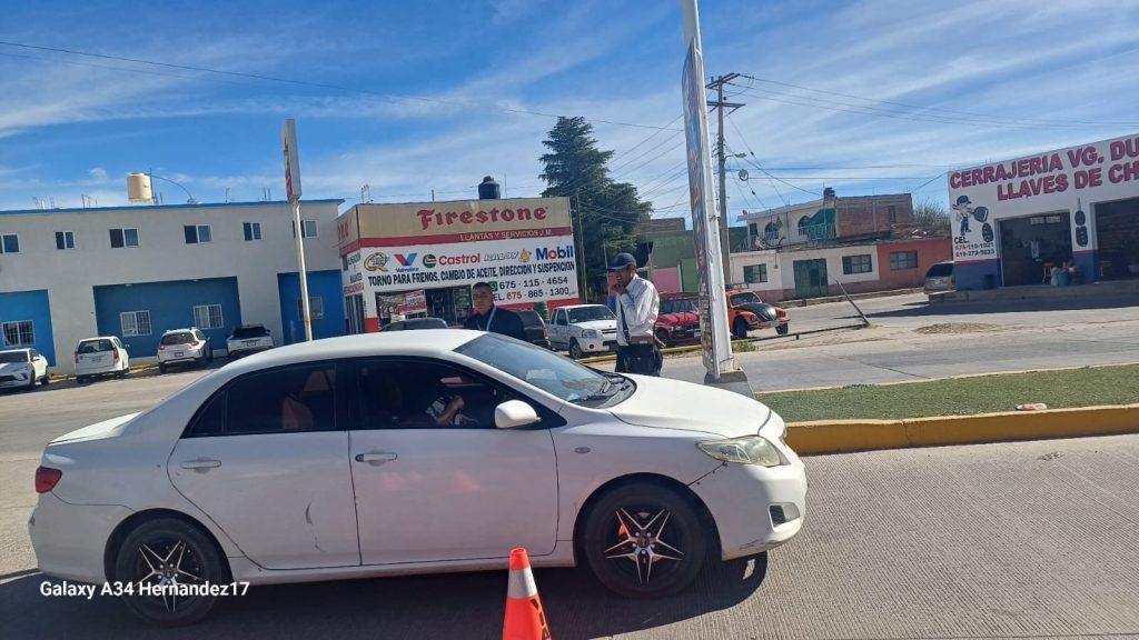 Tránsito municipal invita a usar el casco y el cinturón de seguridad.