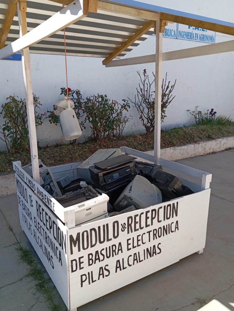 Buena recepción ciudadana al módulo de basura electrónica.