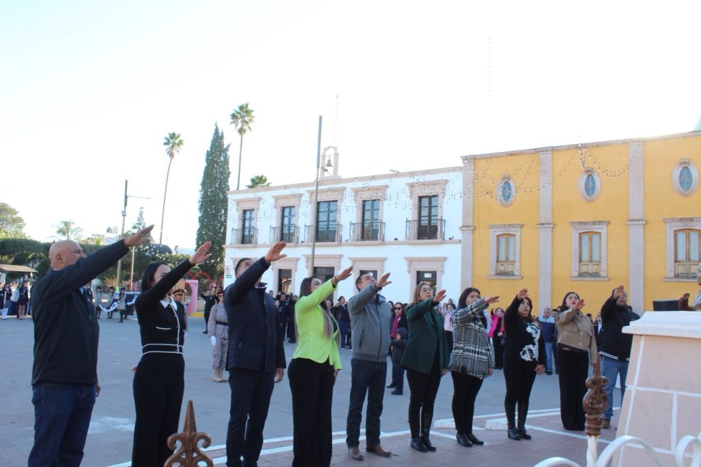 “Conmemoran el 108° Aniversario de la Constitución con Honores a la Bandera”