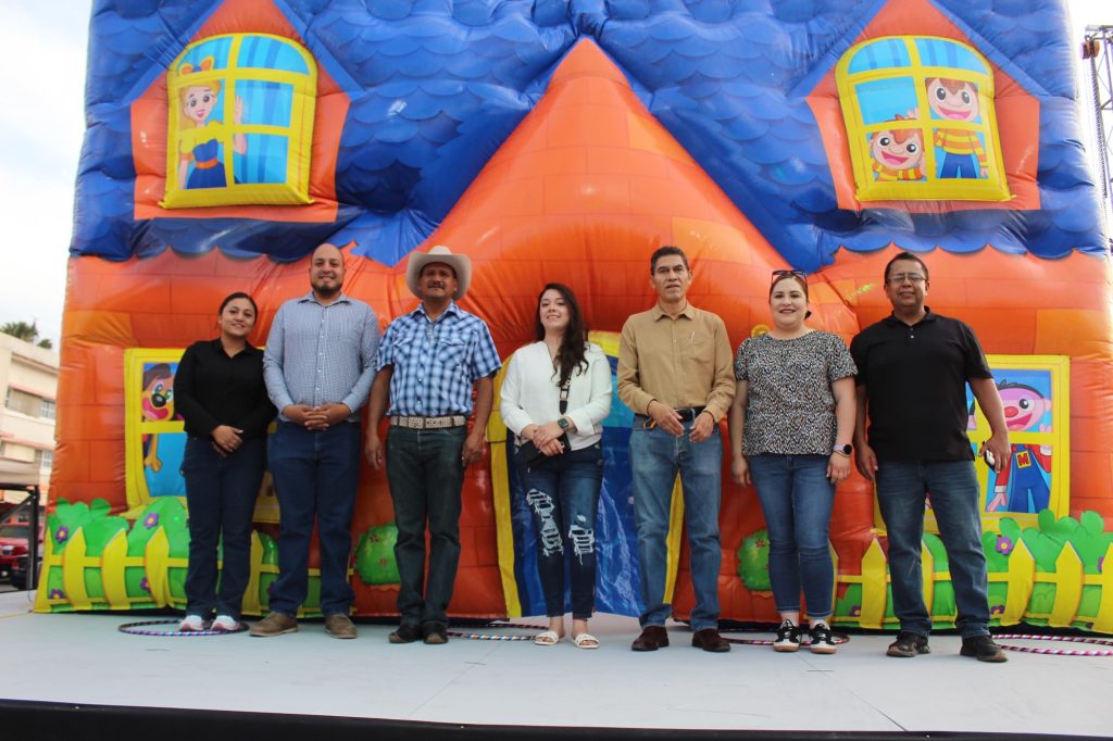 Celebran a los niños en Vicente Guerrero.
