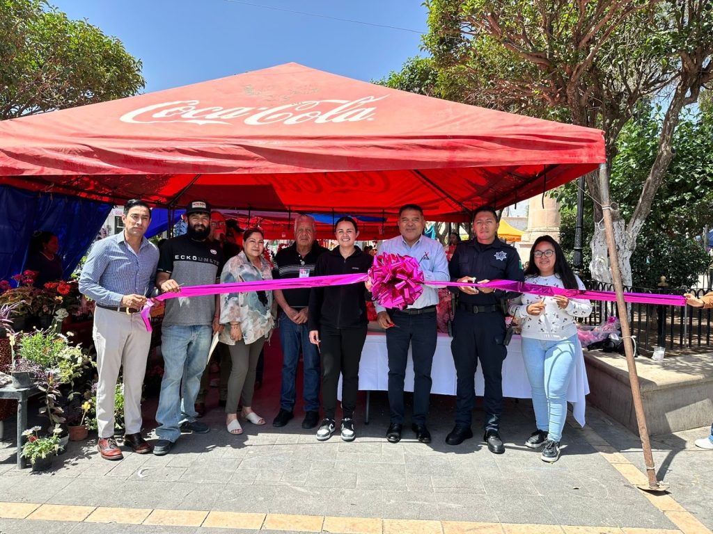Inauguran Corredor Comercial del Día de las Madres para Impulsar el Comercio Local en Vicente Guerrero