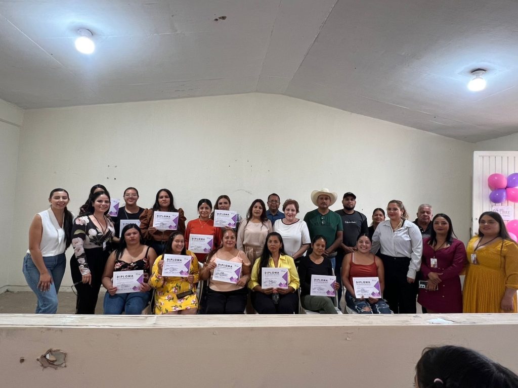 Corte y Empoderamiento: Mujeres se Capacitan para su Futuro en Vicente Guerrero