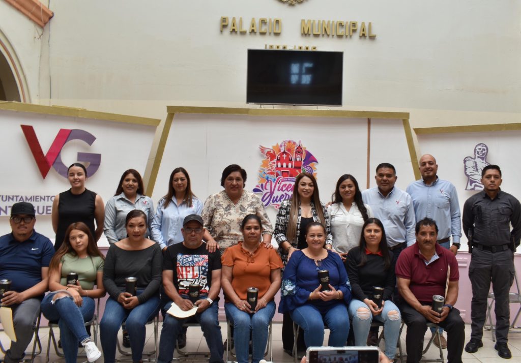 Entrega de apoyo en especie a microempresas de Vicente Guerrero