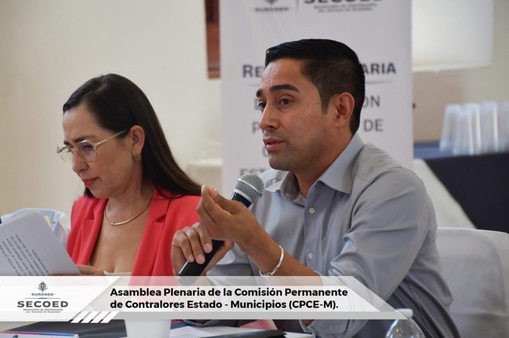 Francisco Cisneros, coordinador estatal de contralores, destaca avances en transparencia durante asamblea plenaria