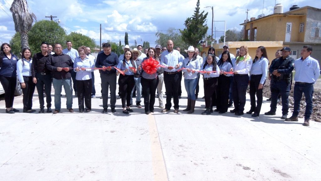 Entrega de obra de pavimentación en San Francisco Javier